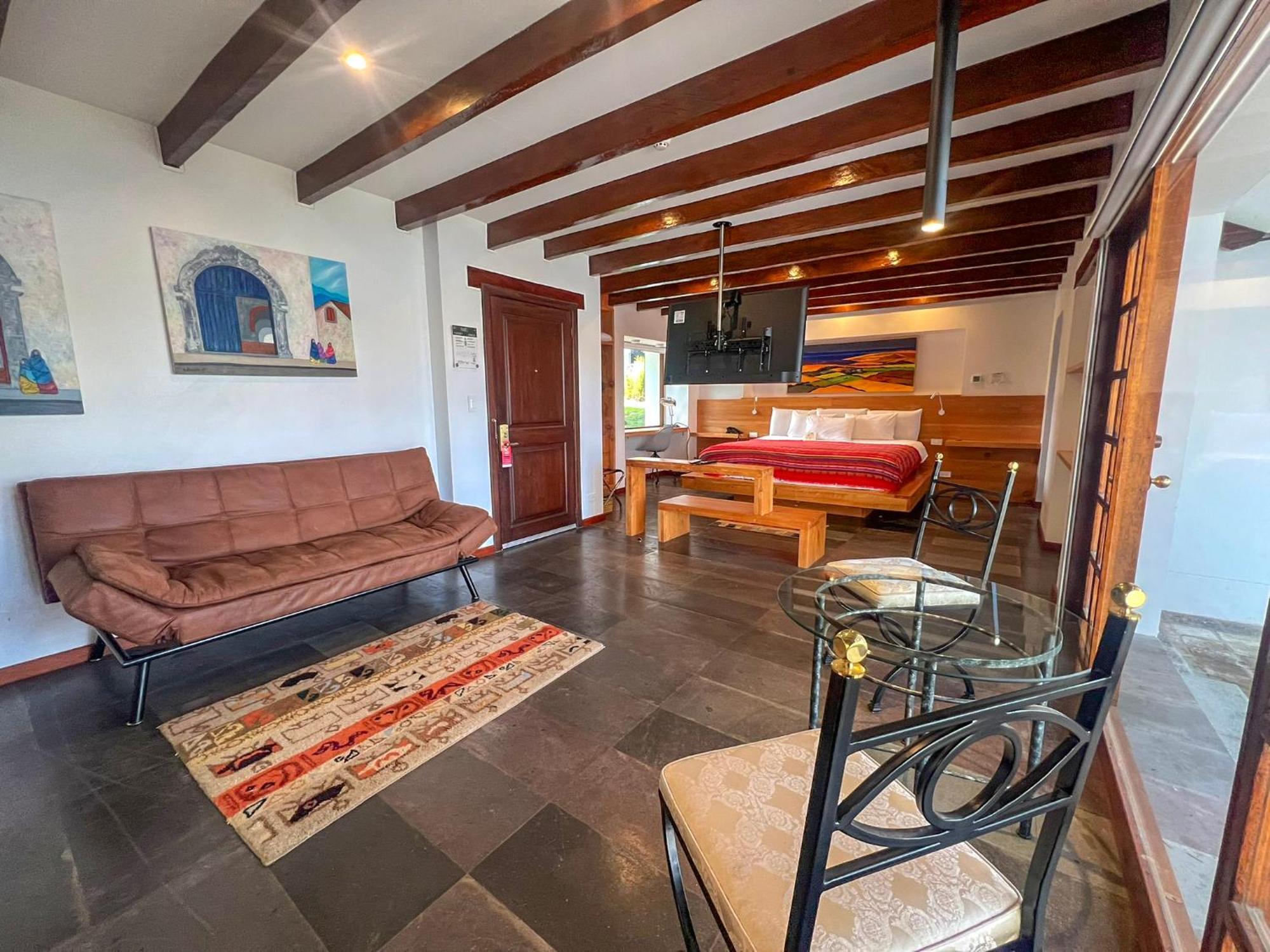 San Jose De Quito Airport, An Ascend Collection 5*