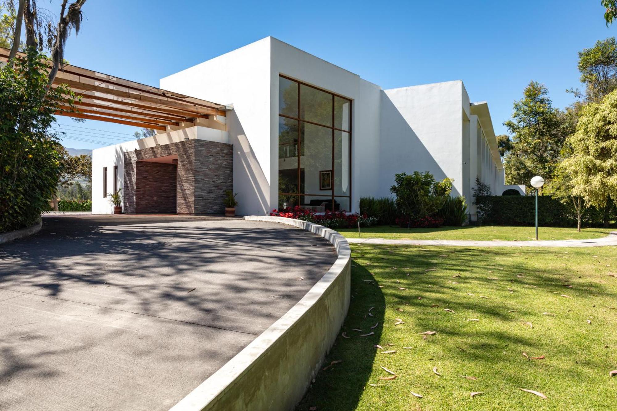 San Jose De Quito Airport, An Ascend Collection 5*